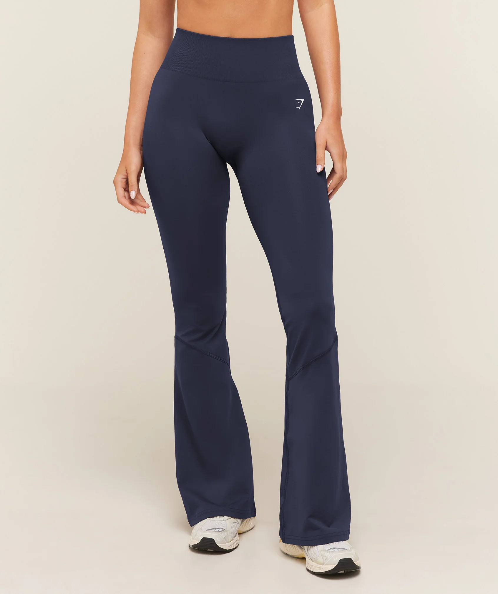 Everyday Seamless Flared Leggings